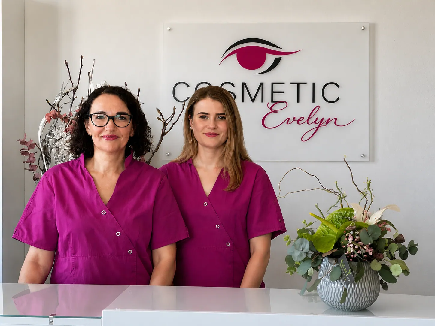 Evelyn Breitler und Helena von Sondern im Studio Cosmetic Evelyn